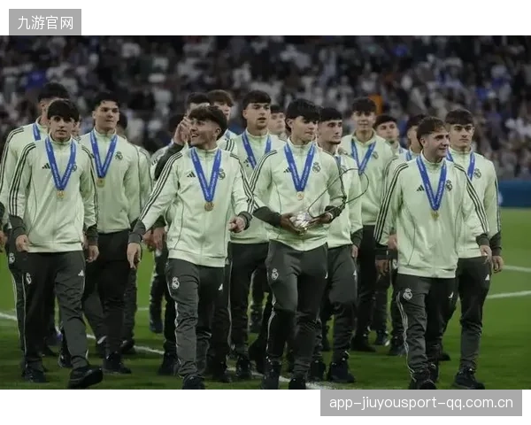 皇马青年军踢出气势！U19阵容被赞未来之星库房